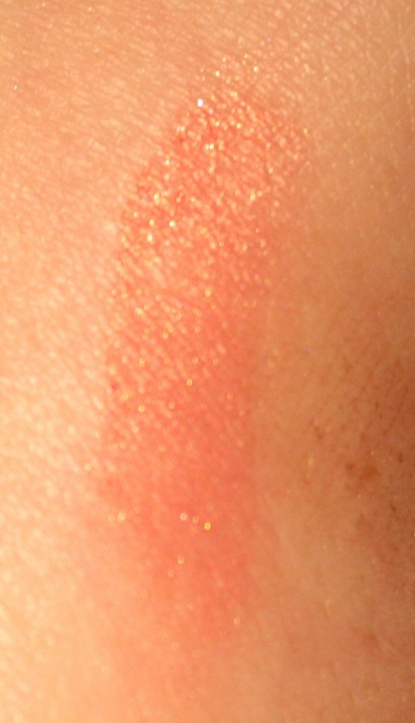 Catrice Rosy Cosy Swatch